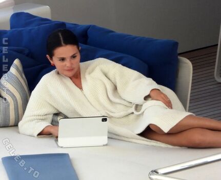 Full leaked Selena gomez page private photo