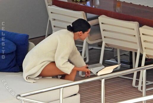Full leaked Selena gomez page private photo