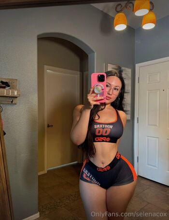 Full leaked Selenacox private photo