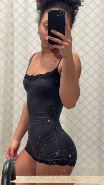 Full leaked Sendtee private photo