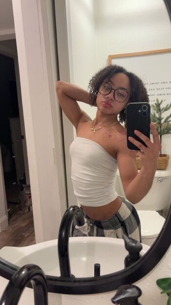 Full leaked Sendtee private photo