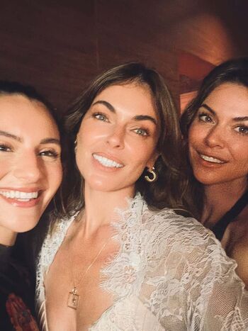 Full leaked Serinda swan private photo