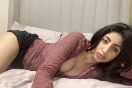 Full leaked Servesyra private photo