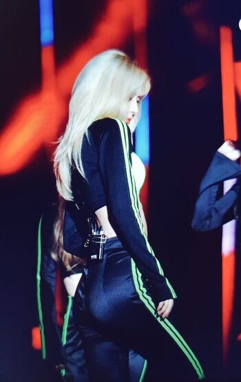 Full leaked Seulgi page private photo