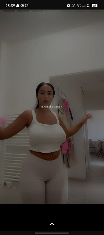 Full leaked Shainaaa page private photo