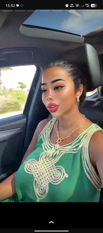 Full leaked Shainaaa page private photo
