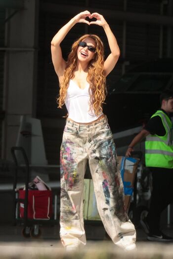 Full leaked Shakira page private photo