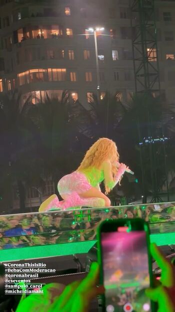 Full leaked Shakira page private photo