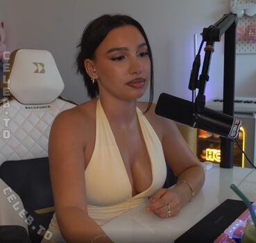Full leaked Shakiravv private photo