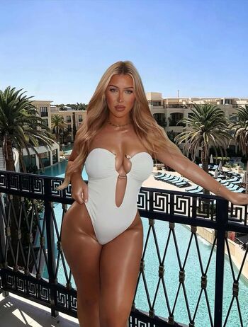 Full leaked Sharon lee page private photo