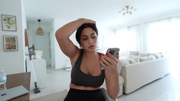 Full leaked Shirin azami page private photo