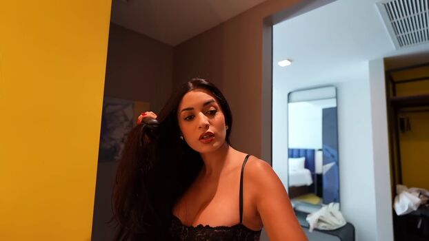 Full leaked Shirin azami page private photo