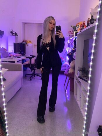 Full leaked Shiro kitsune private photo