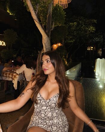 Full leaked Shruti arora private photo
