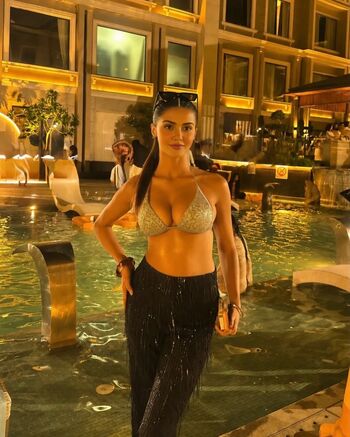 Full leaked Shruti arora private photo