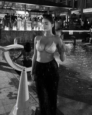Full leaked Shruti arora private photo