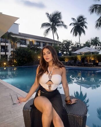 Full leaked Shruti arora private photo