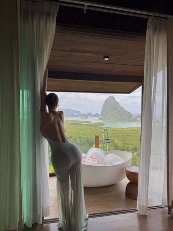 Full leaked Si young private photo