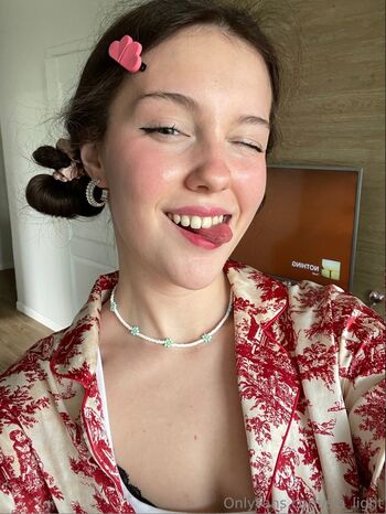 Full leaked Sia light private photo