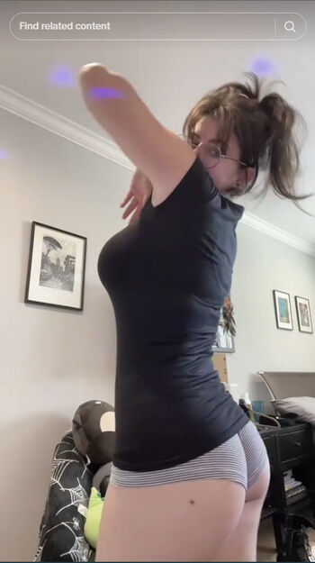 Leaked Laura vandervoort / private photo viral onlyfans