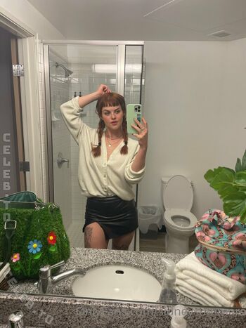 Full leaked Sidney summers private photo