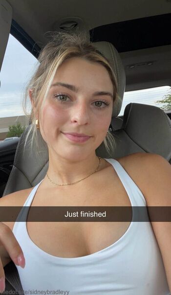 Full leaked Sidneybradleyy page private photo