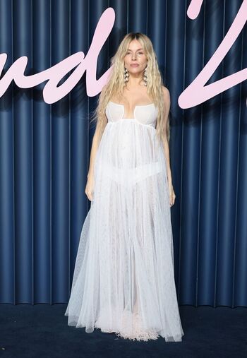 Full leaked Sienna miller private photo