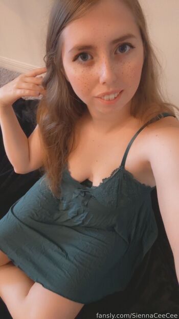 Full leaked Siennaceecee private photo