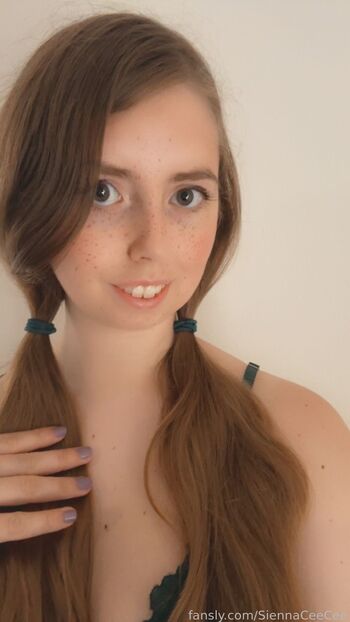 Full leaked Siennaceecee private photo