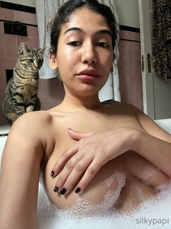 Full leaked Silkypapi page private photo
