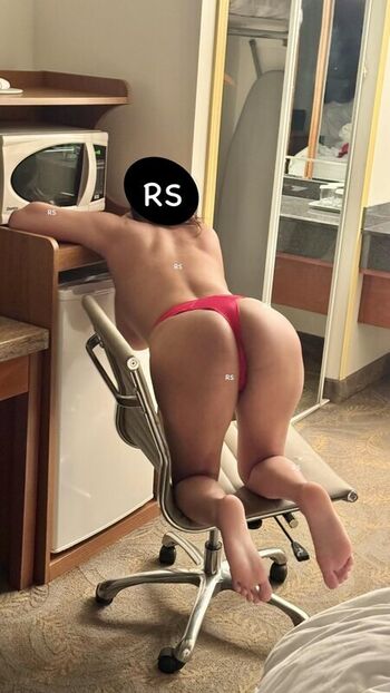 Full leaked Sim r private photo