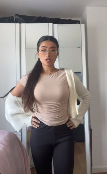 Full leaked Simmy b kaur private photo
