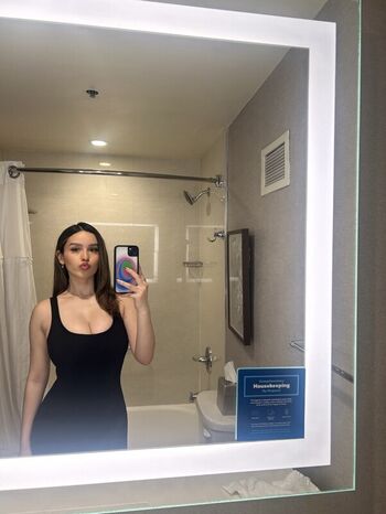 Full leaked Simplyneidaa private photo
