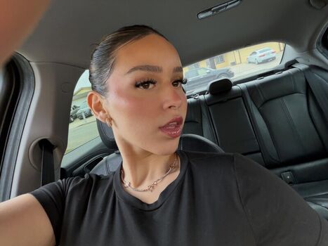 Full leaked Simplyneidaa private photo
