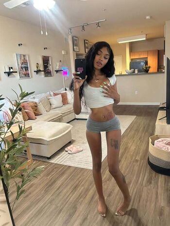 Full leaked Slimchivk private photo