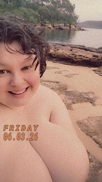 Full leaked Snaphappyadventurer private photo
