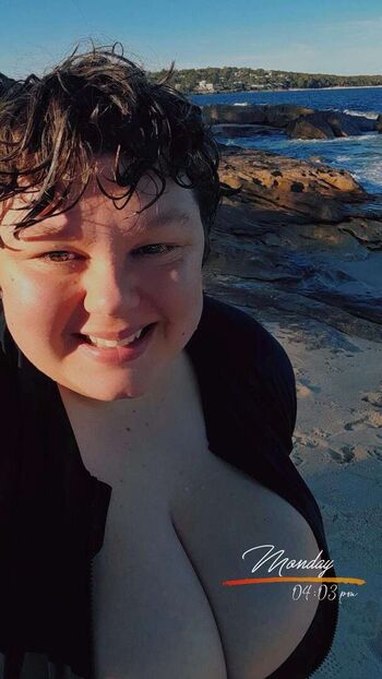 Full leaked Snaphappyadventurer private photo
