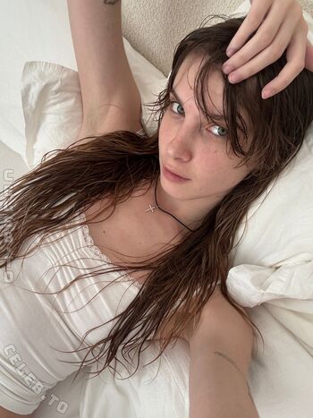 Leaked Sleepytime gal/ private photo viral onlyfans