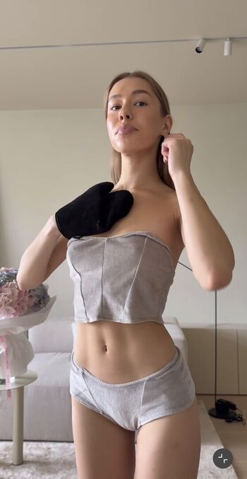 Full leaked Sofia holetts private photo