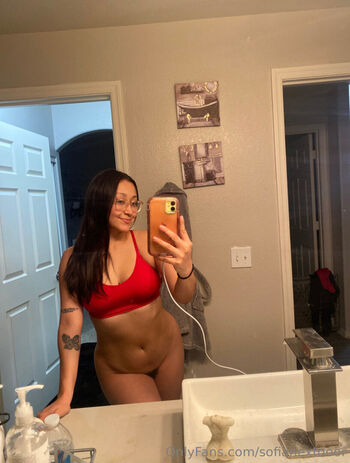 Full leaked Sofianextdoor private photo