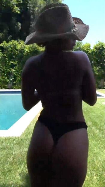 Full leaked Sommer ray page private photo