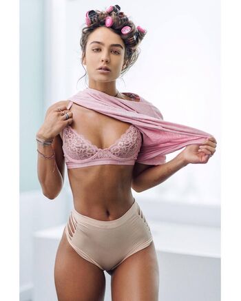 Full leaked Sommer ray private photo