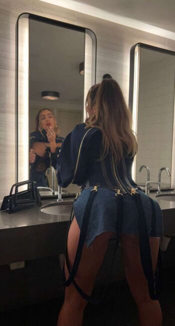 Full leaked Sommer ray page private photo