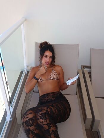 Full leaked Sommer ray page private photo
