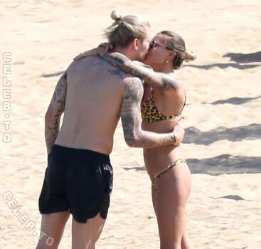 Full leaked Sophia thomalla private photo