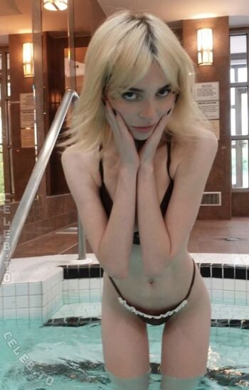 Full leaked Sophie powers private photo