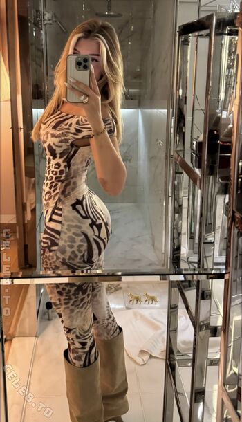 Full leaked Sophie schnur private photo