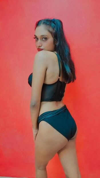 Full leaked Sri lankan private photo