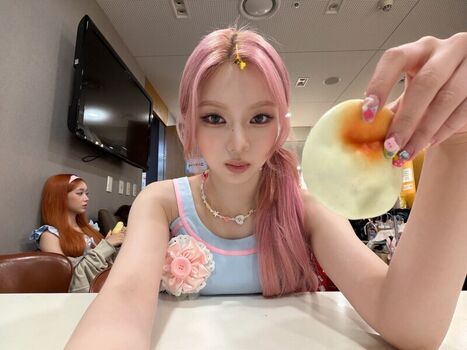 Full leaked Stayc private photo
