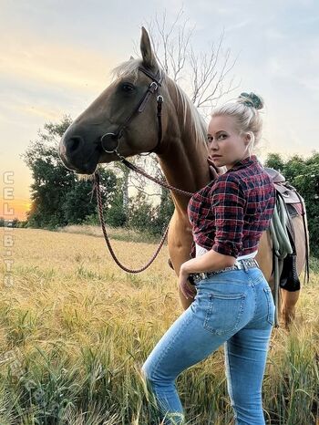 Full leaked Steffi landerer private photo